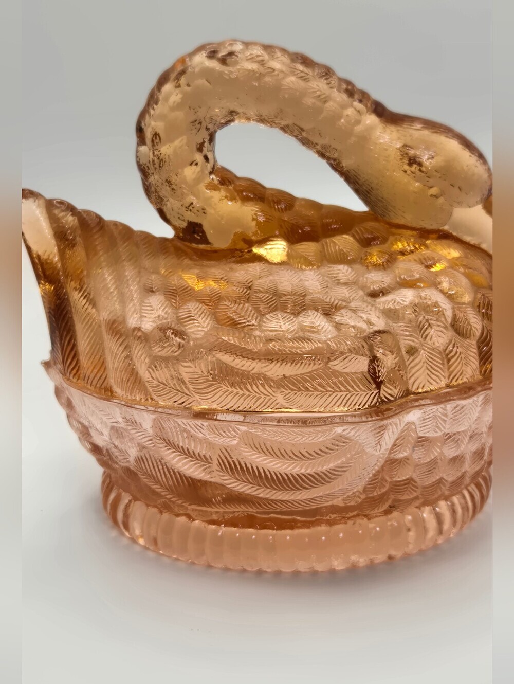 Hsinchu by A.A. Importing Pink Glass Swan on Nest Candy Dish Excellent Condition - Picture 2 of 4